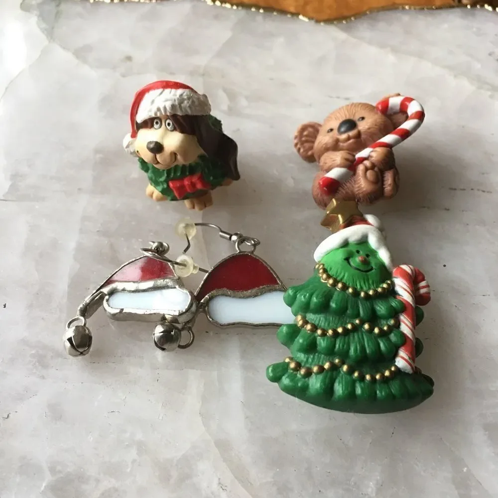 CUTE CHRISTMAS Earrings, 2 Pins & a Puppy!